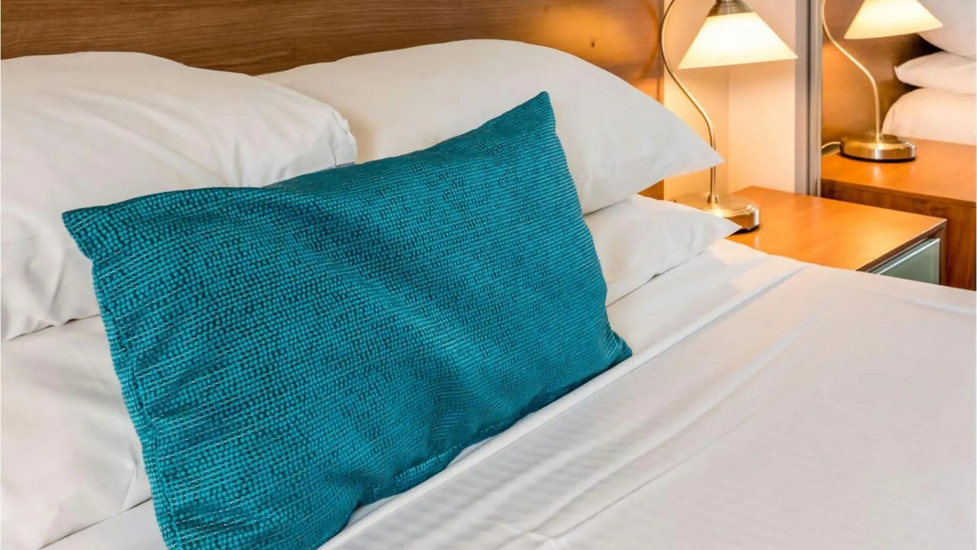 Urban Oasis Stay With Gym Sauna And Hot Tub Brisbane Apartment